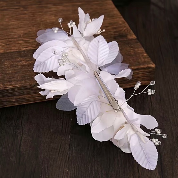 ‼️‼️SOLD OUT LOCALLY ‼️‼️Flowers Pearl Hair Clips Wedding Headwear Handmade - Picture 3 of 6